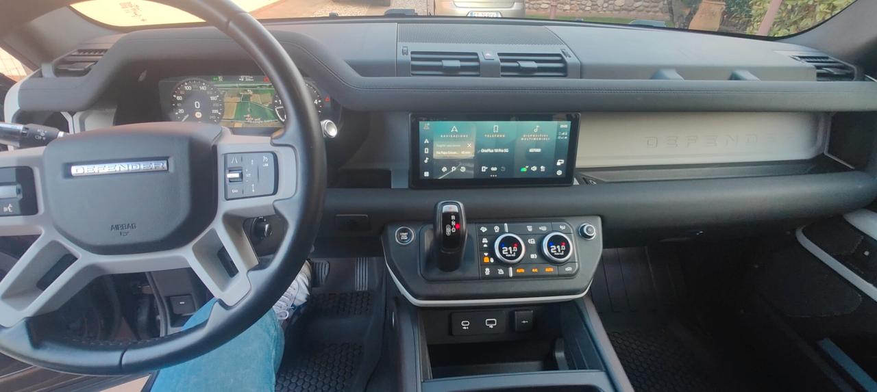Land Rover Defender 110 3.0D Autocarro 5 posti 200 CV AWD SE
