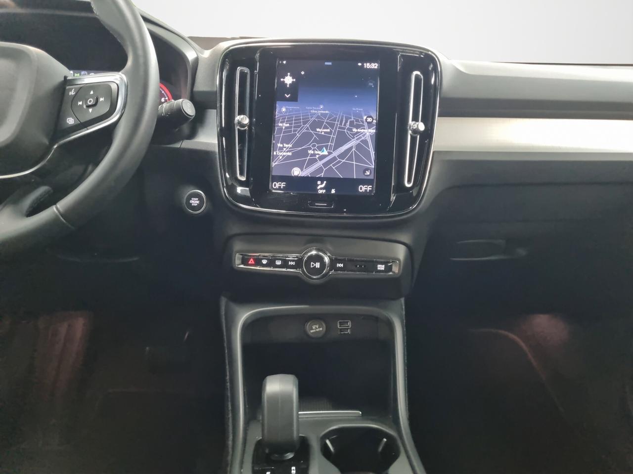 Volvo XC40 T2 Geartronic Momentum Pro AUTOCARRO N1