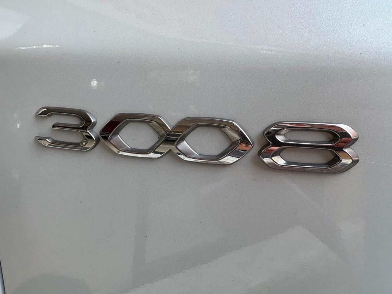 Peugeot 3008 BlueHDi 130 S&S EAT8 Active Pack