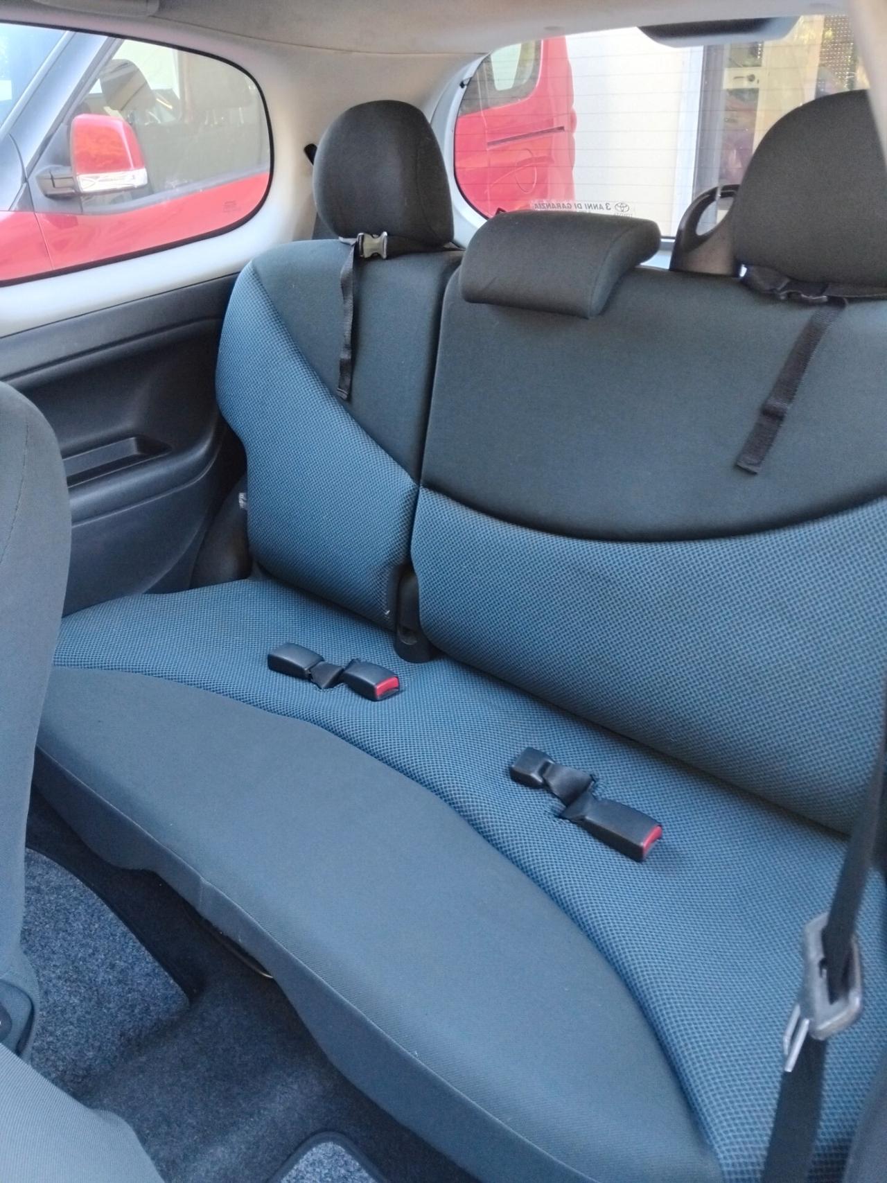Toyota Yaris 1.0i 16V cat 3 porte Sol