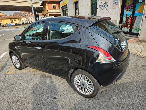 Lancia Ypsilon 1.2 69 CV 5 porte Gold