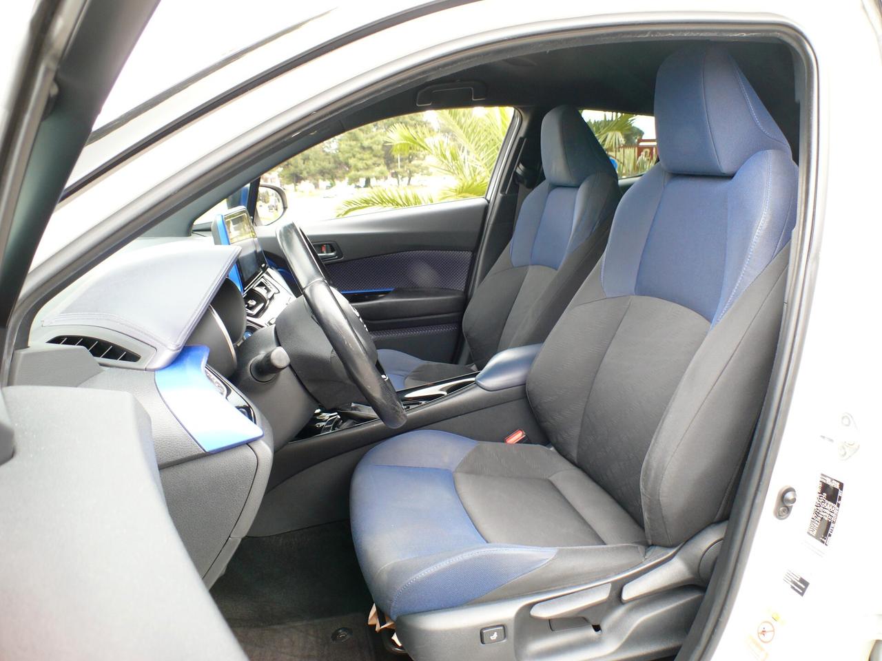 Toyota C-HR 1.8 Hybrid E-CVT Style (M1310)