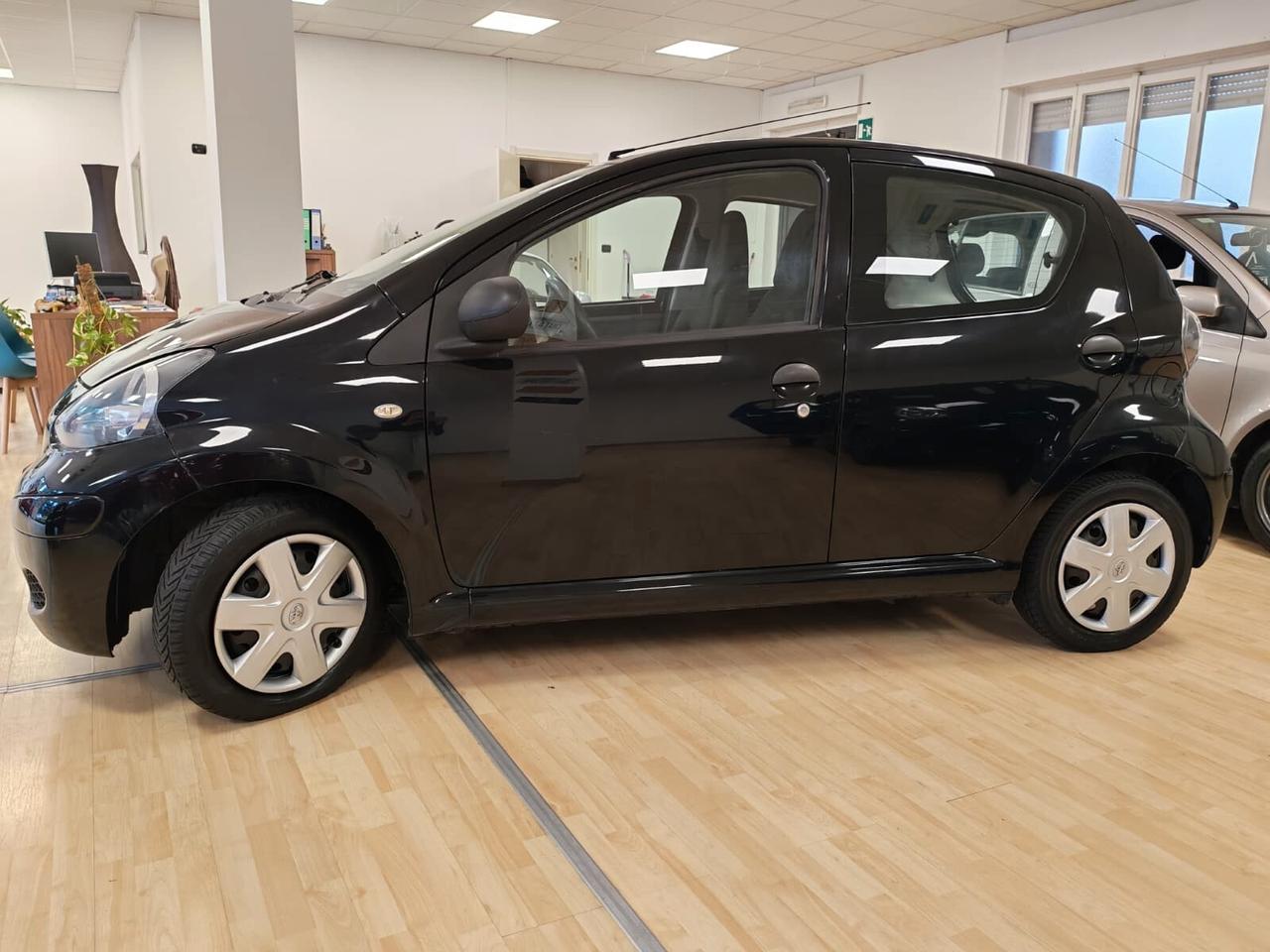 Toyota Aygo - EURO 5 - TAGLIANDATA !!!