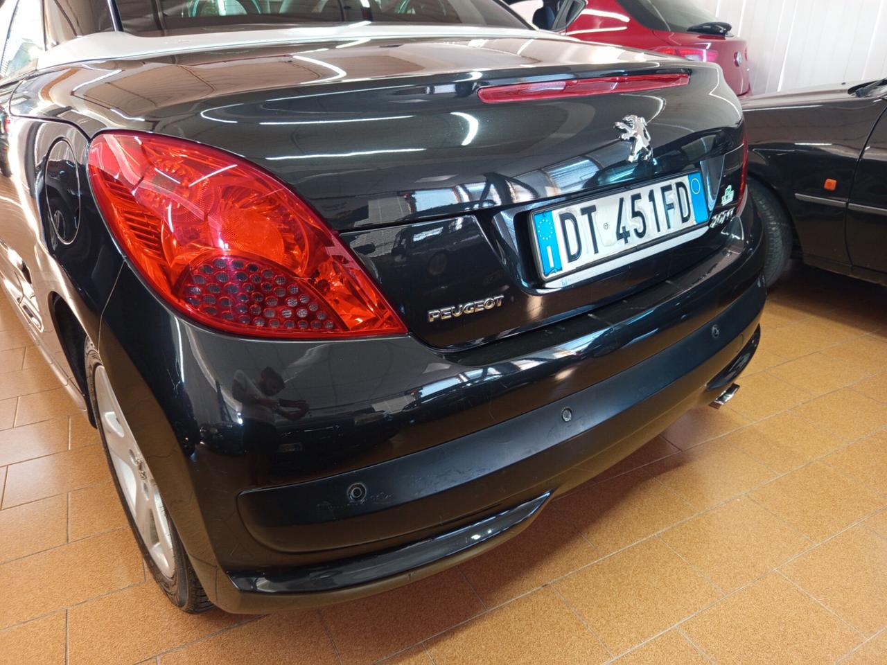 Peugeot 207 1.6 HDi 110CV CC Féline