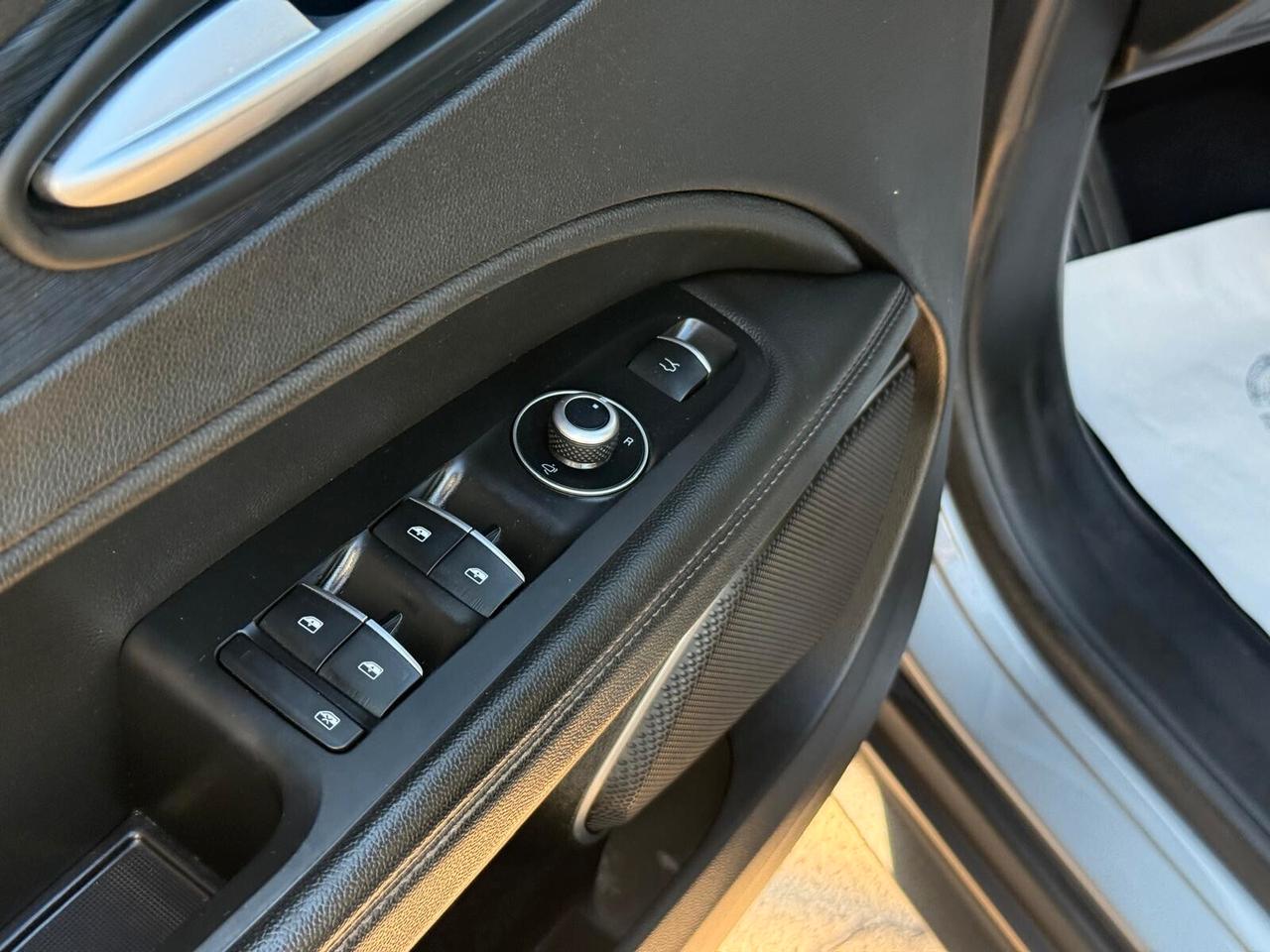 Alfa Stelvio 2.2 160 CV AT8 RWD Super + Palette