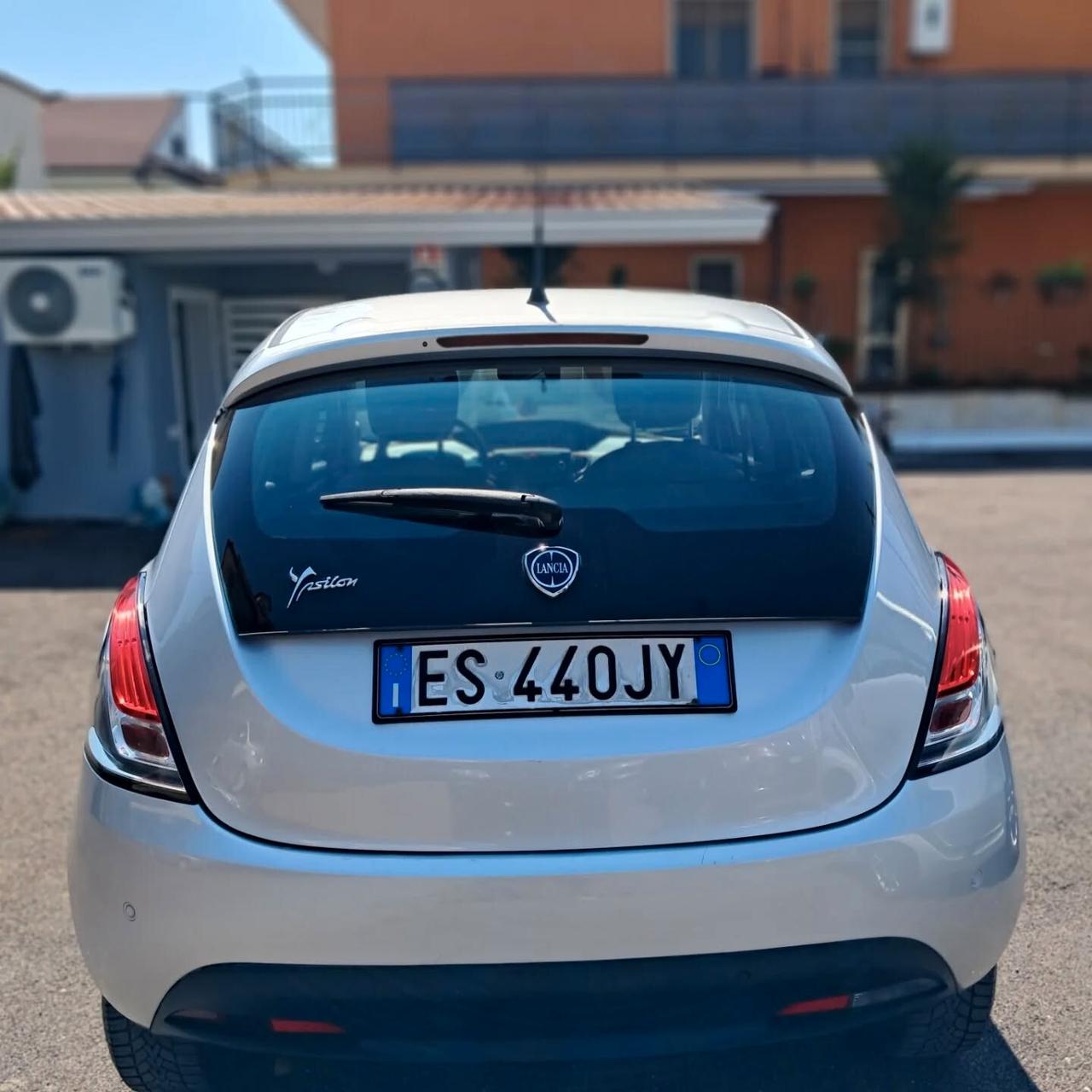 Lancia Ypsilon 1.2 69 CV 5 porte Gold
