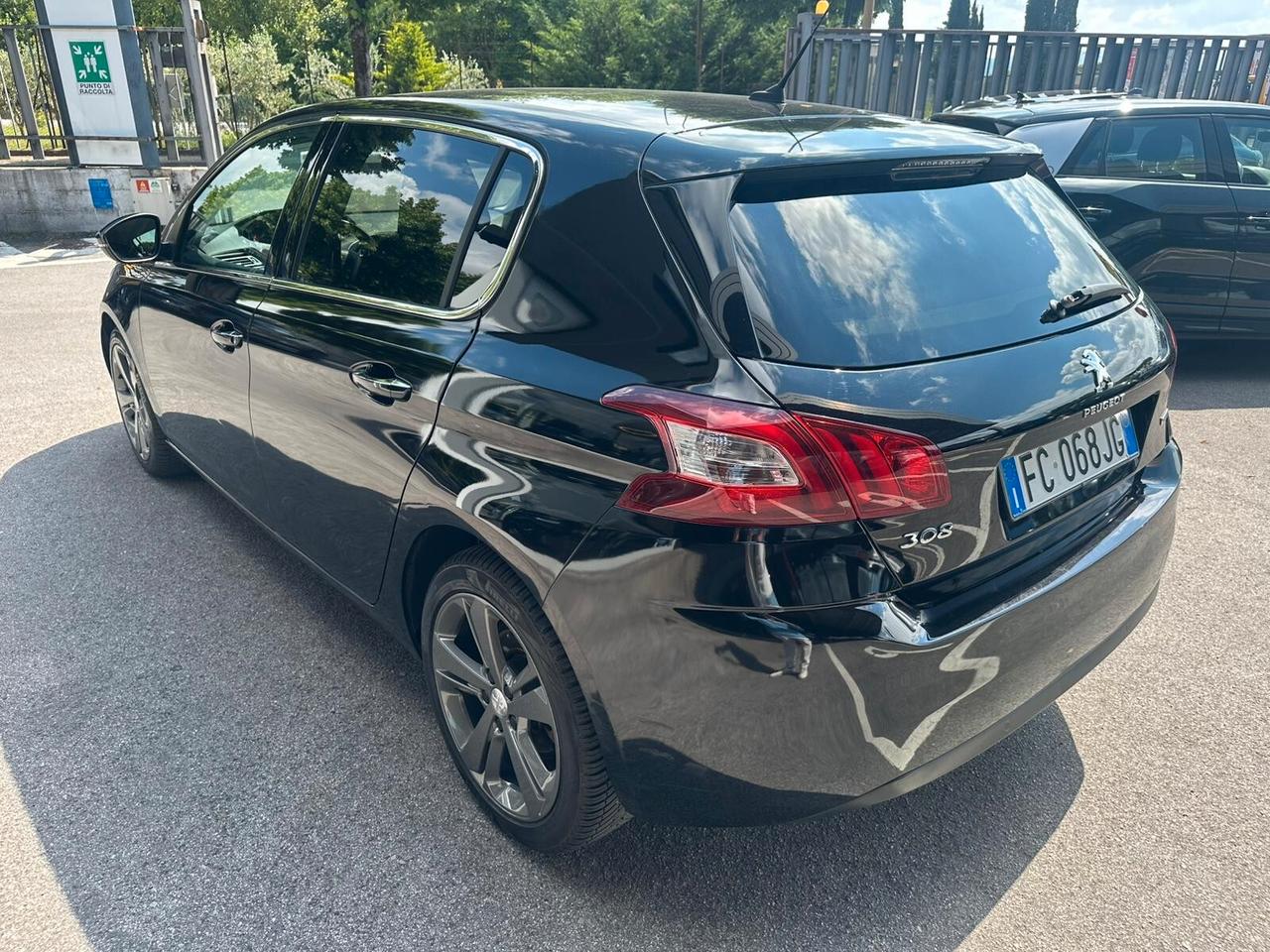 Peugeot 308 BlueHDi 120 S&S Allure