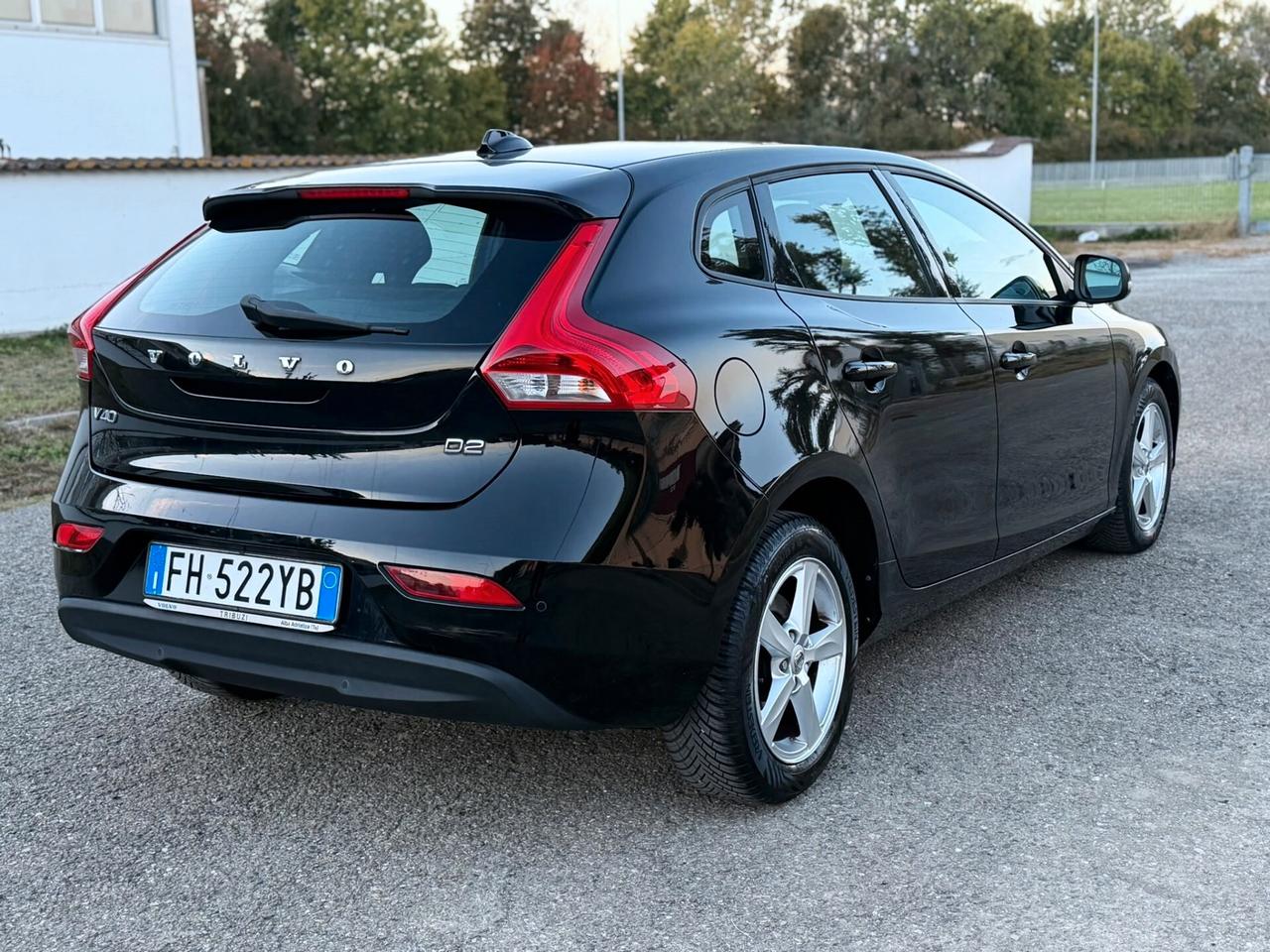 VOLVO V40 2.0 BERLINA DIESEL D2 EURO6B