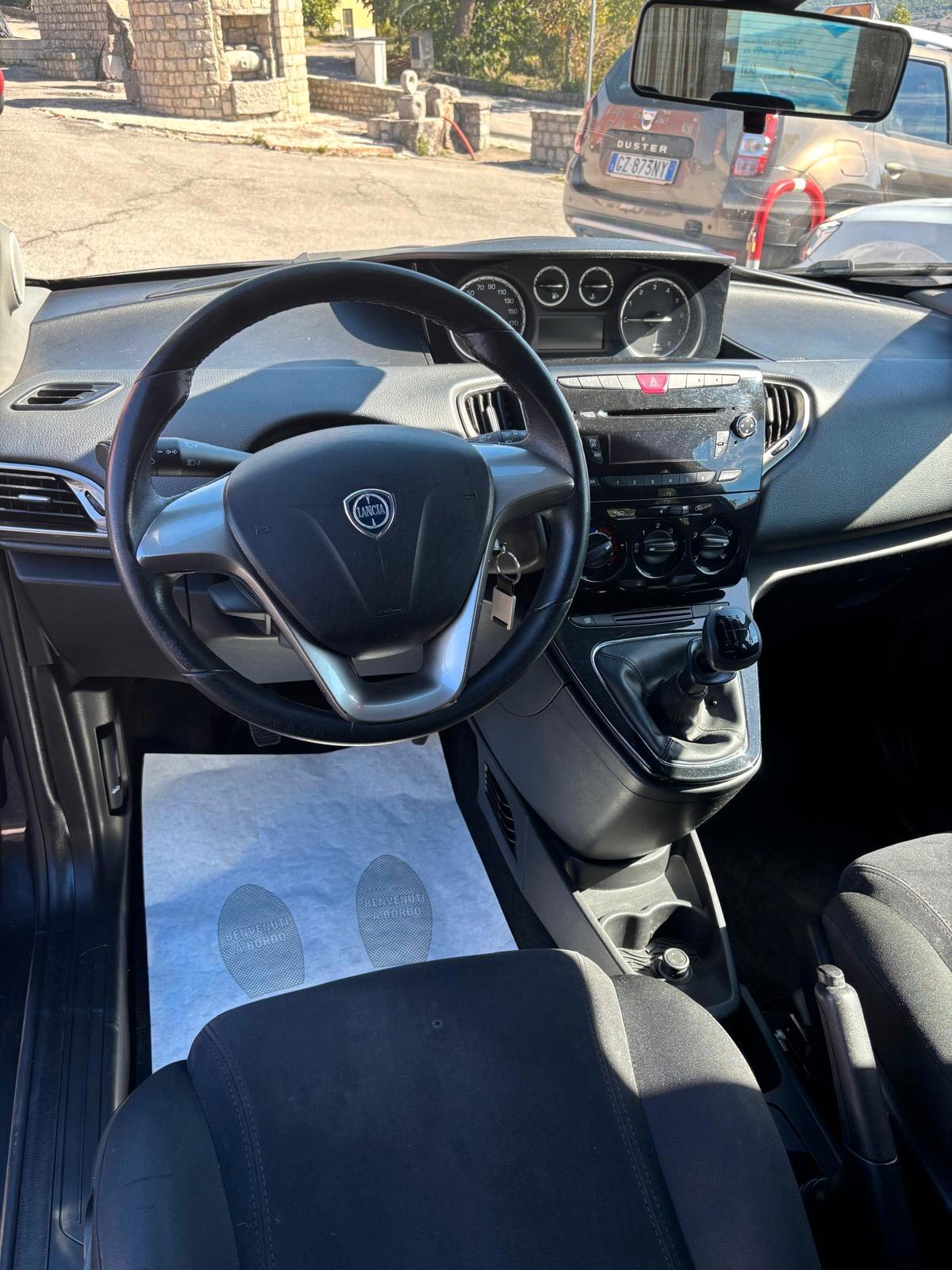 Lancia Ypsilon 1.2 69 CV 5 porte S&S Gold
