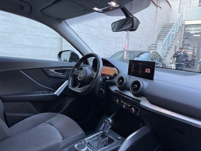 AUDI Q2 35 TFSI S tronic Identity Black