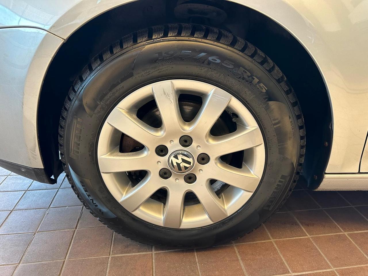Volkswagen Golf 1.6 16V FSI 5p. Sportline
