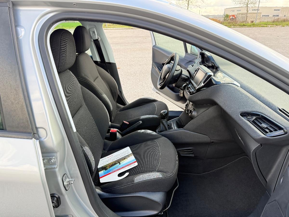 PEUGEOT - 208 - BlueHDi 75 S&S 5p. Active