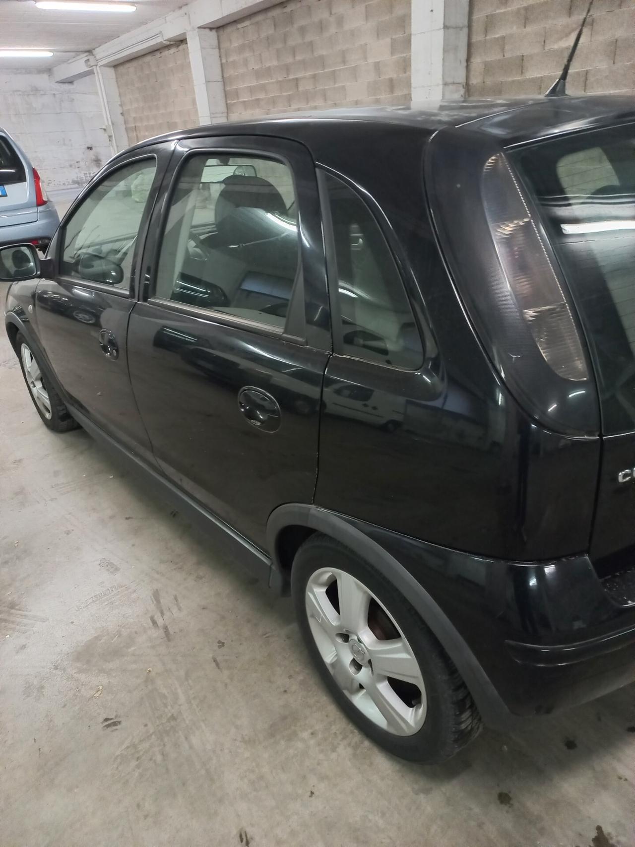 Opel Corsa 1.2i 16V cat 5 porte Club