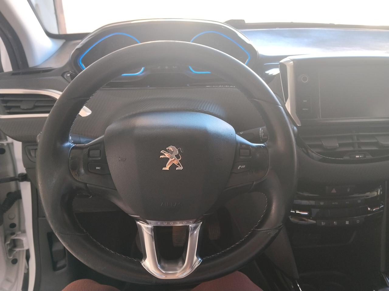 Peugeot 2008 1.6 diesel 2015 CON GARANZIA