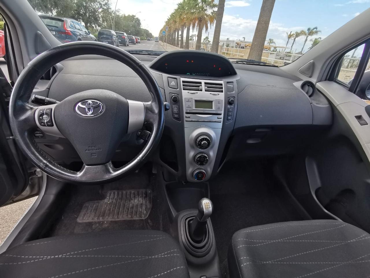 Toyota Yaris 1.0 5 porte Sol