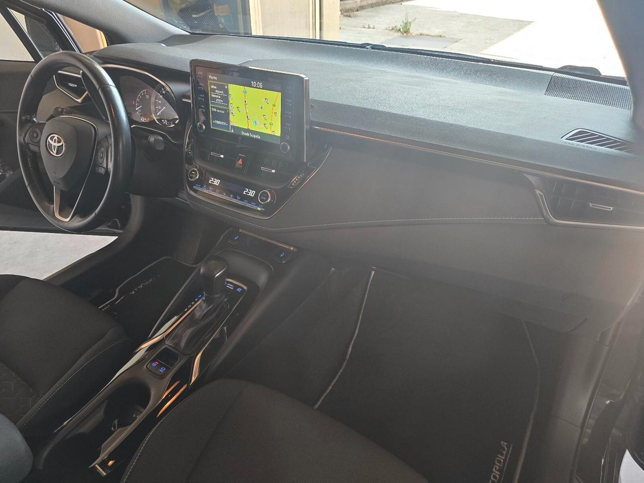 Toyota Corolla Touring Sports 1.8 Hybrid Business