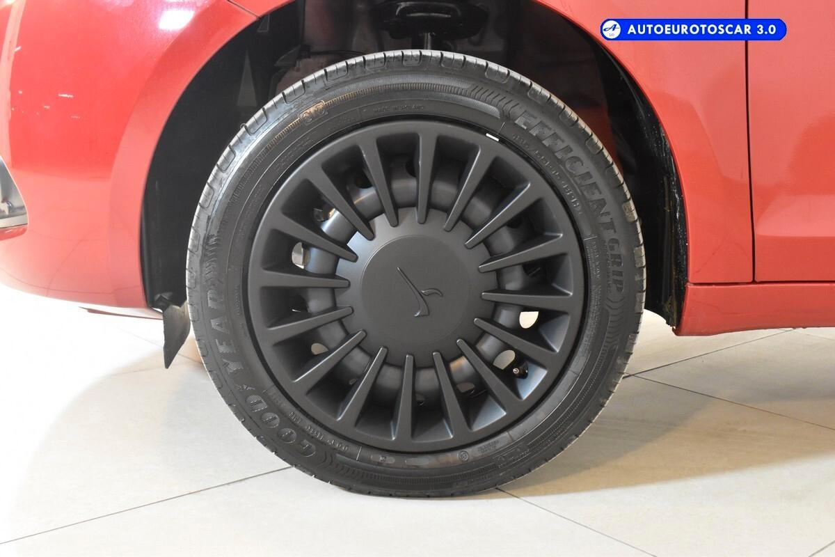 Lancia Ypsilon 1.0 FireFly 5 porte S&S Hybrid Silver