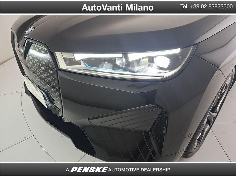 BMW iX xDrive50 Pacchetto Sportivo