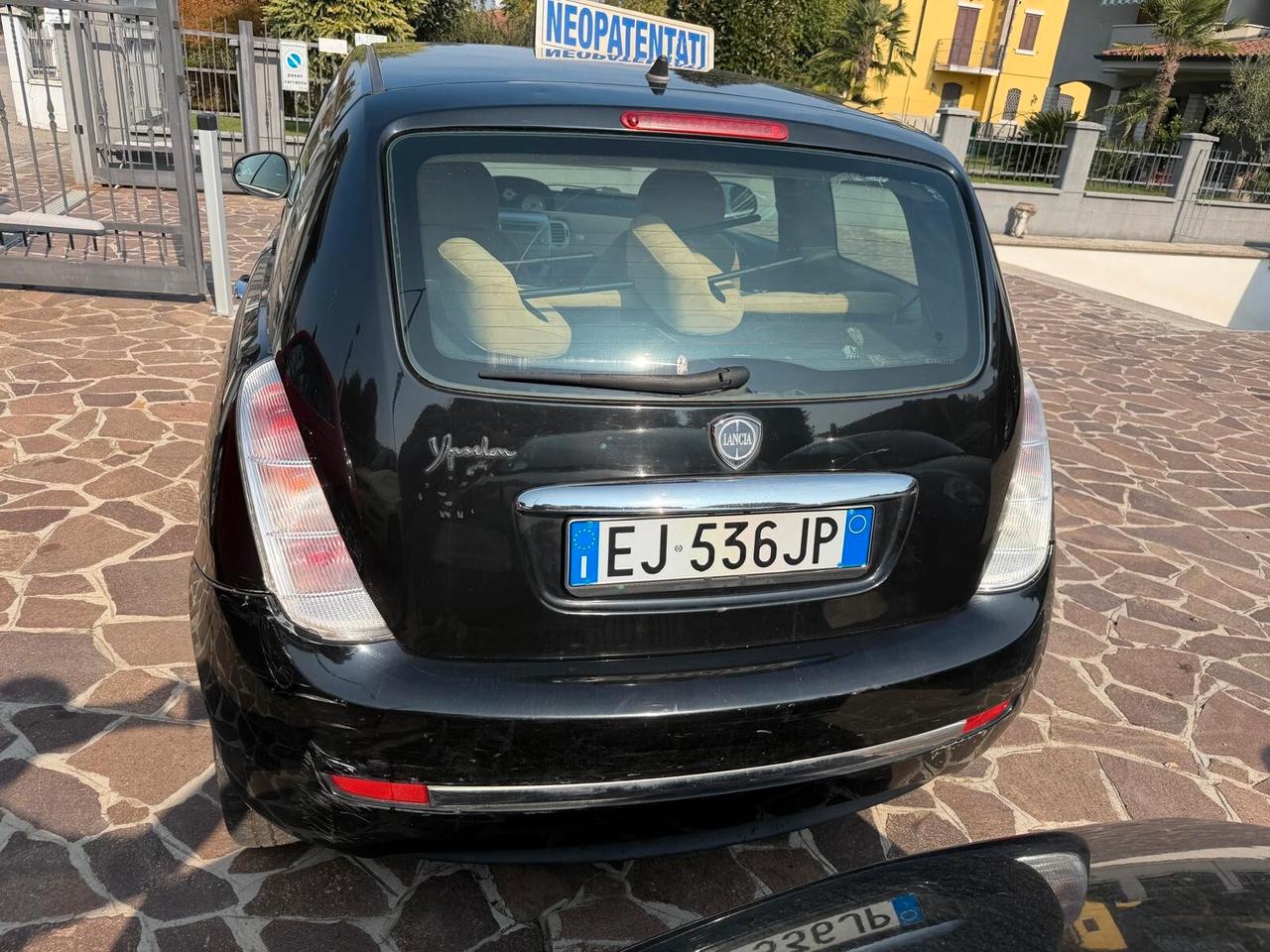Lancia Ypsilon 1.2 69 CV 5P NEOPATENTATI