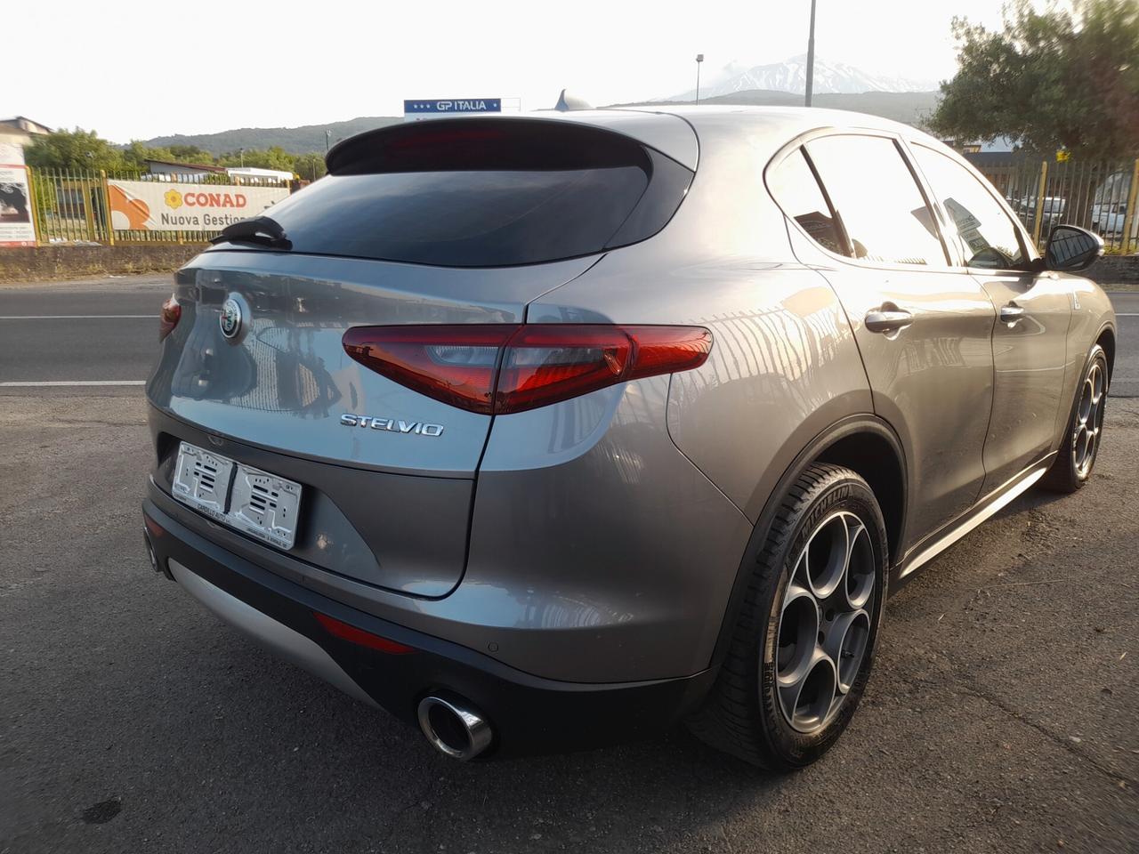 Alfa Romeo Stelvio 2.2 Turbodiesel 150 CV AT8 RWD Super