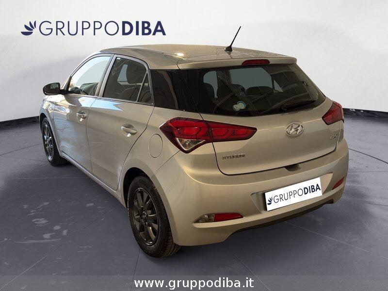Hyundai i20 2015 Benzina 5p 1.2 Blackline 84cv