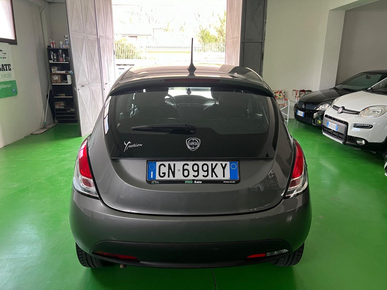 Lancia Ypsilon 1.2 69 CV 5 porte GPL Silver