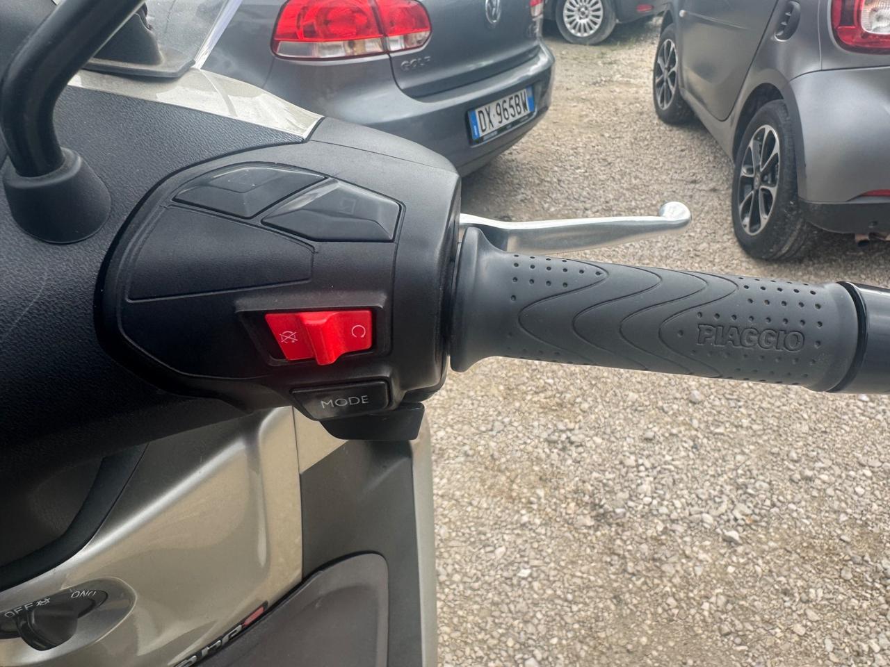 Piaggio Beverly 300 Sport