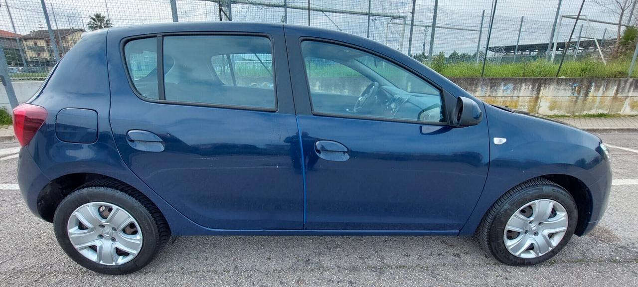 DACIA SANDERO 1,0 GPL DI SERIE CASA MADRE 100 CV TELEFONO X NEOPATENTATI IMPECCABILE