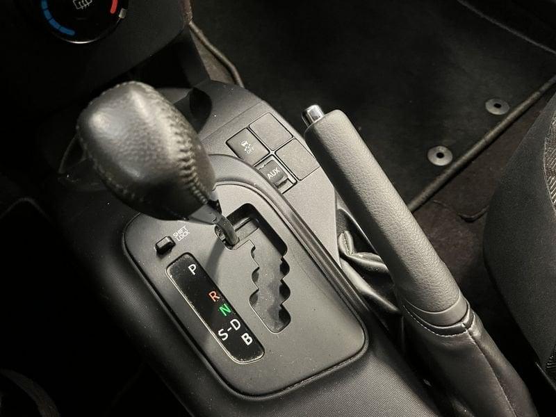 Toyota iQ iQ 1.0 cvt (multidrive)