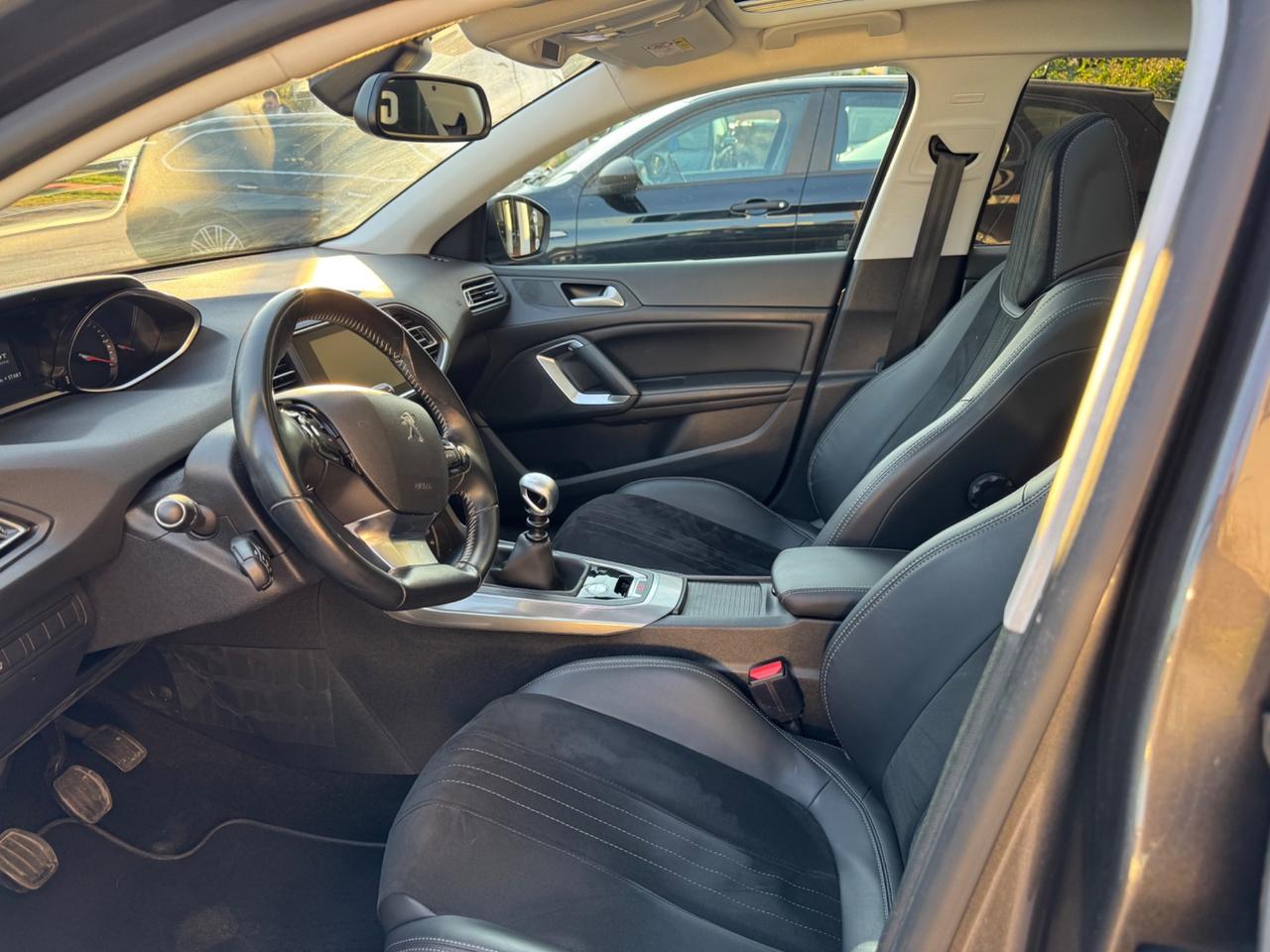 Peugeot 308 BlueHDi 150 S&S Allure