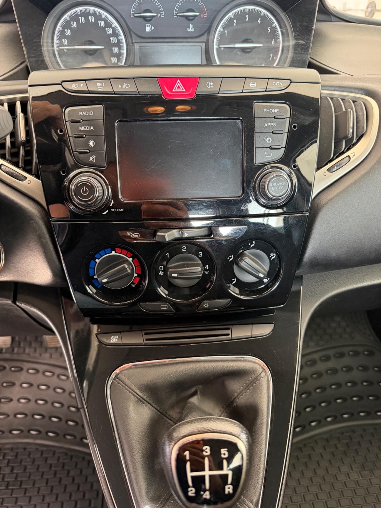 Lancia Ypsilon 1.2 69 CV 5 porte Mya