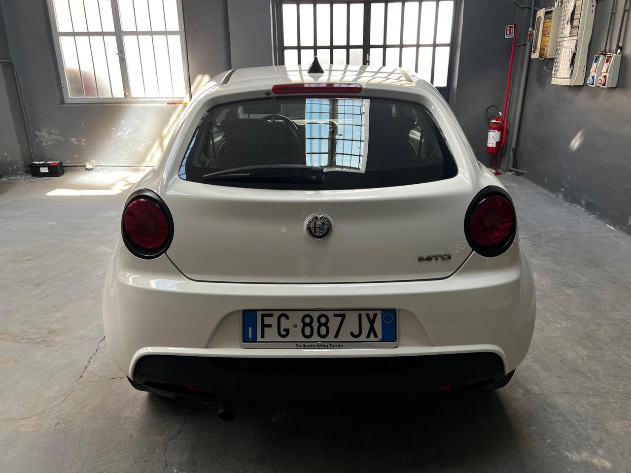 Alfa Romeo MiTo 2017 1.4 Distinctive 78cv E6