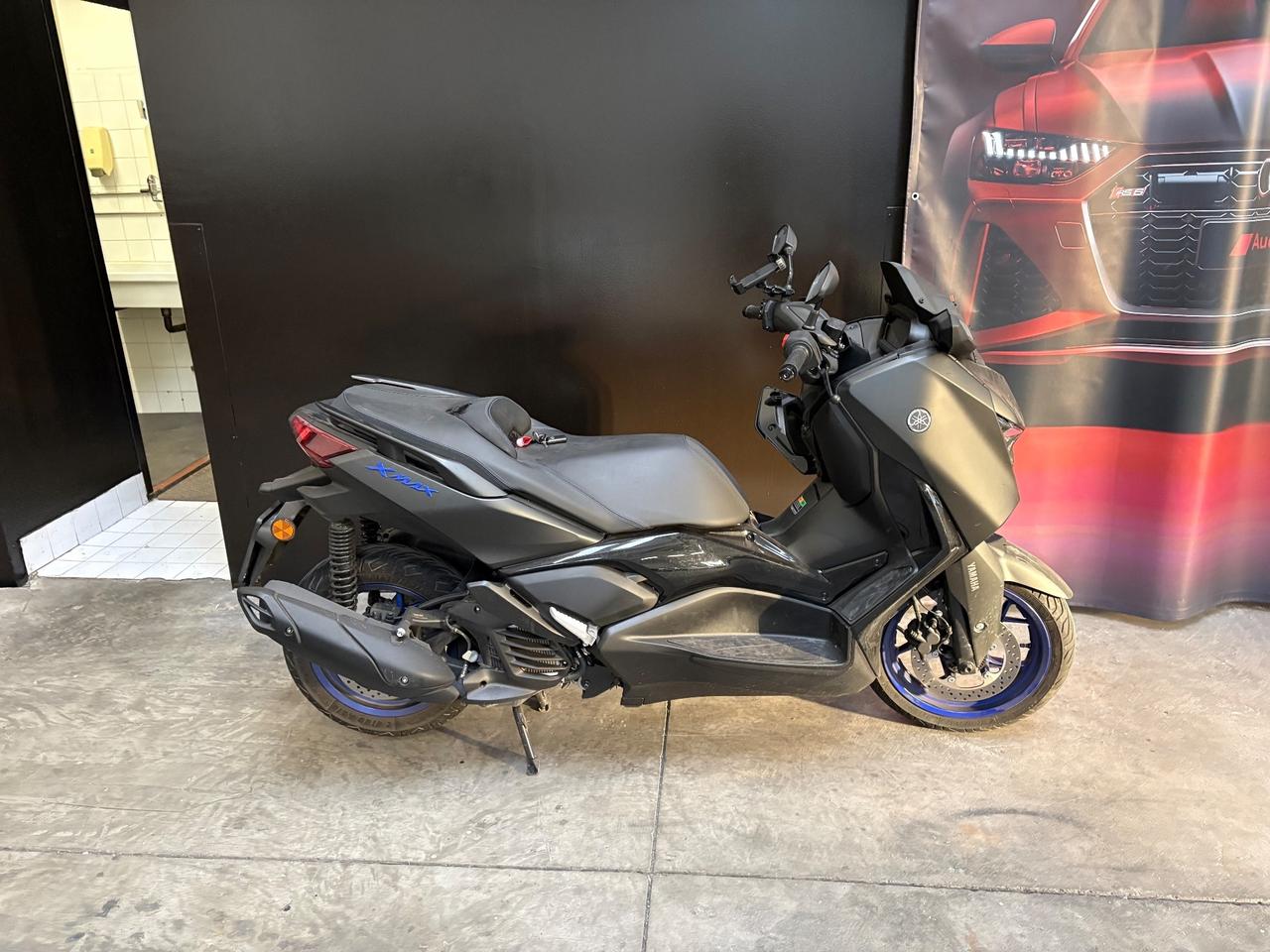 Yamaha X-Max 125