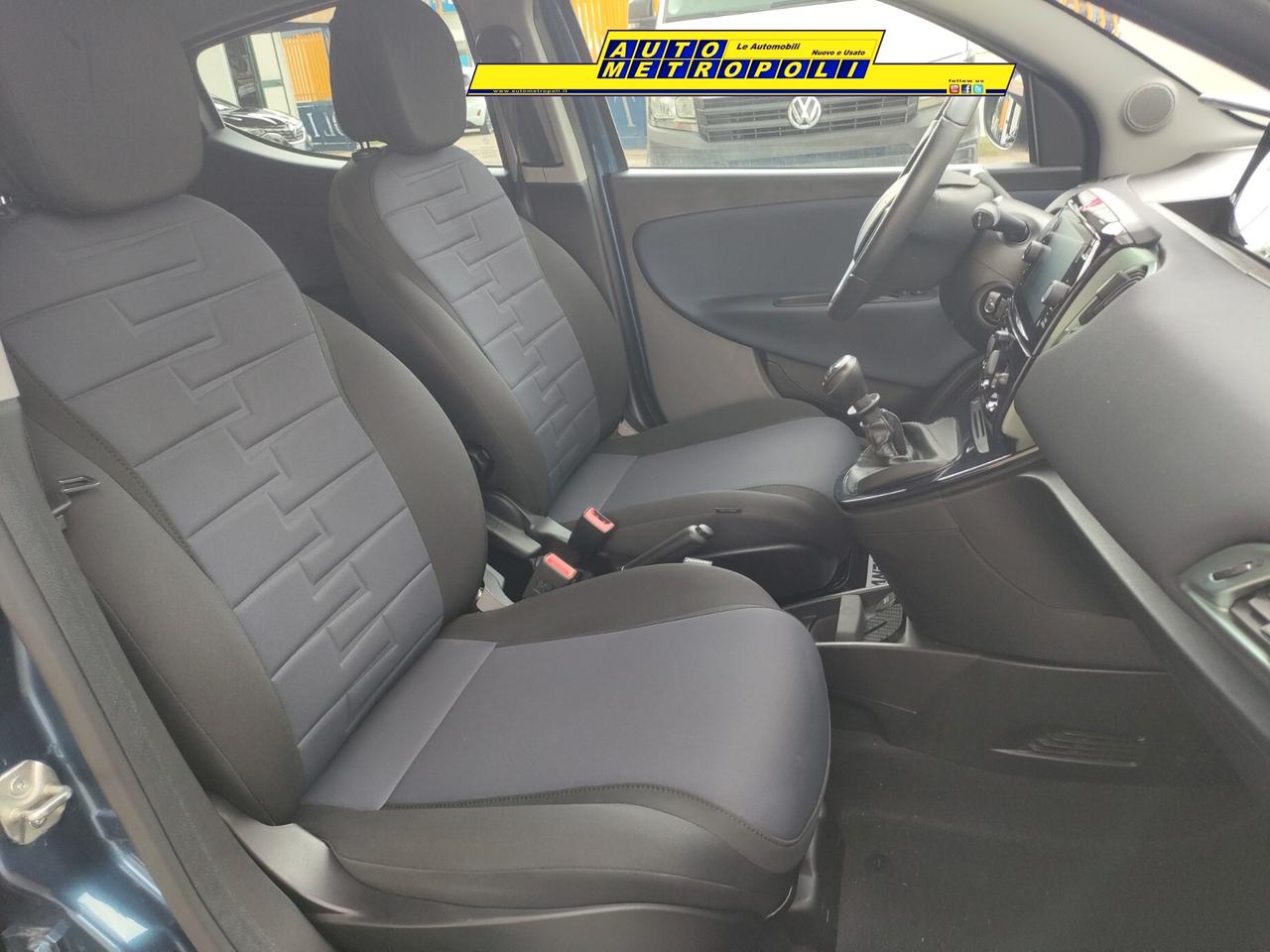 Lancia Ypsilon 1.0 FireFly S&S Hybrid Platino