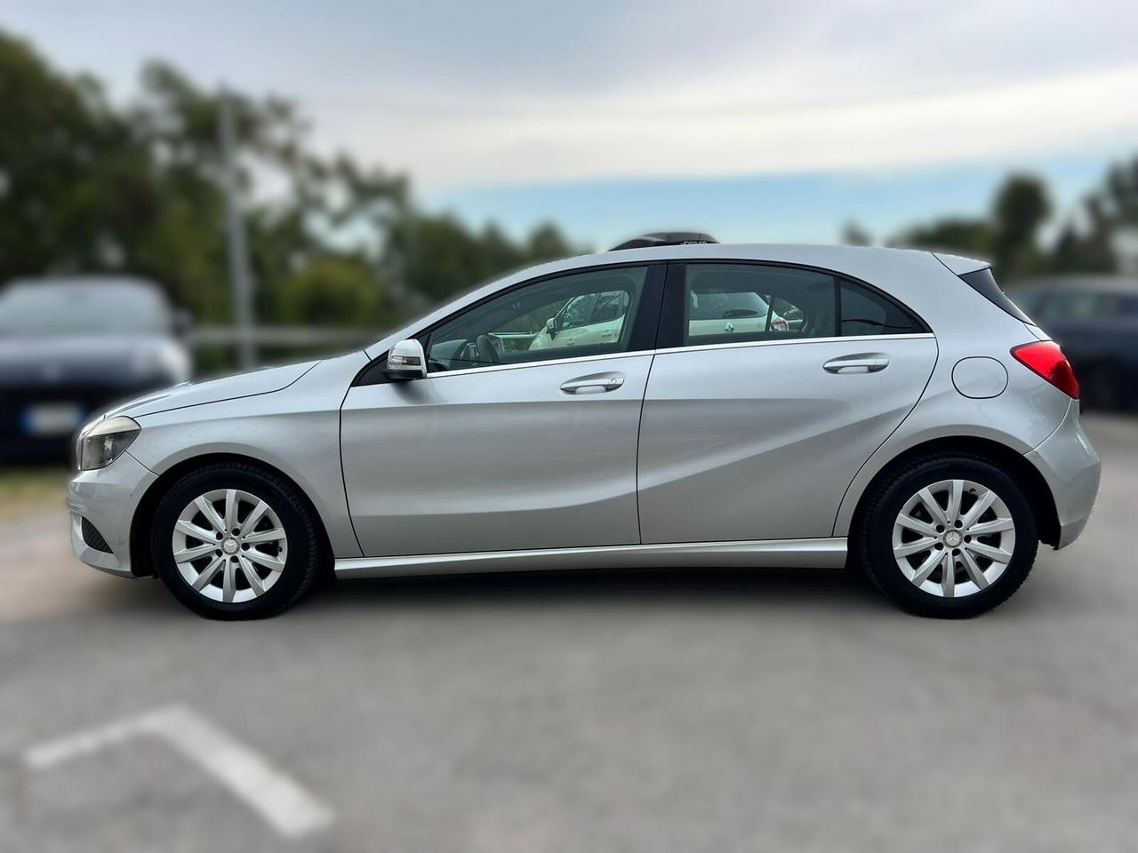MERCEDES CLASSE A 180 1.5 CDI Premium-2013