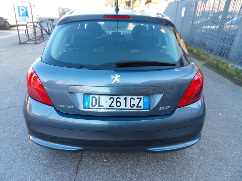 Peugeot 207 1.4 8V 75CV 5p. ONE Line