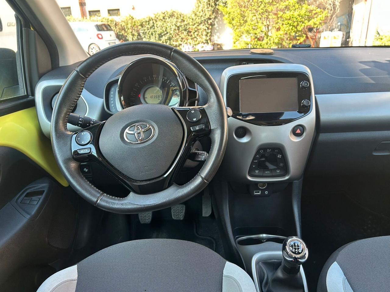 Toyota Aygo 1.0 VVT-i 69 CV 5 porte x-cool TSS