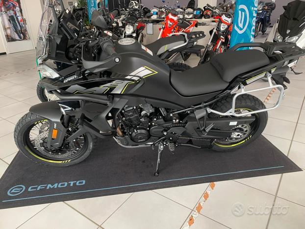 CFMOTO 800MT Colore Black