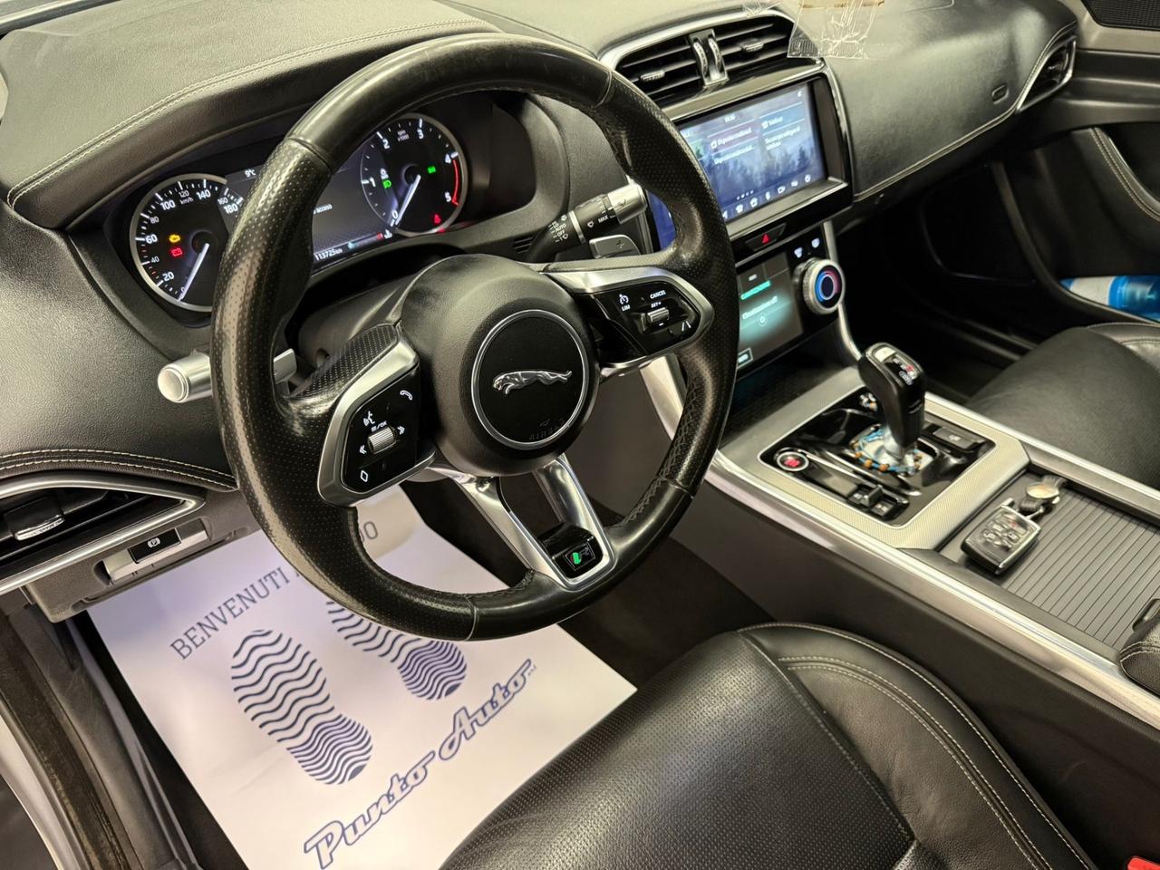 Jaguar XE 2.0 D 180 CV aut. R-Sport