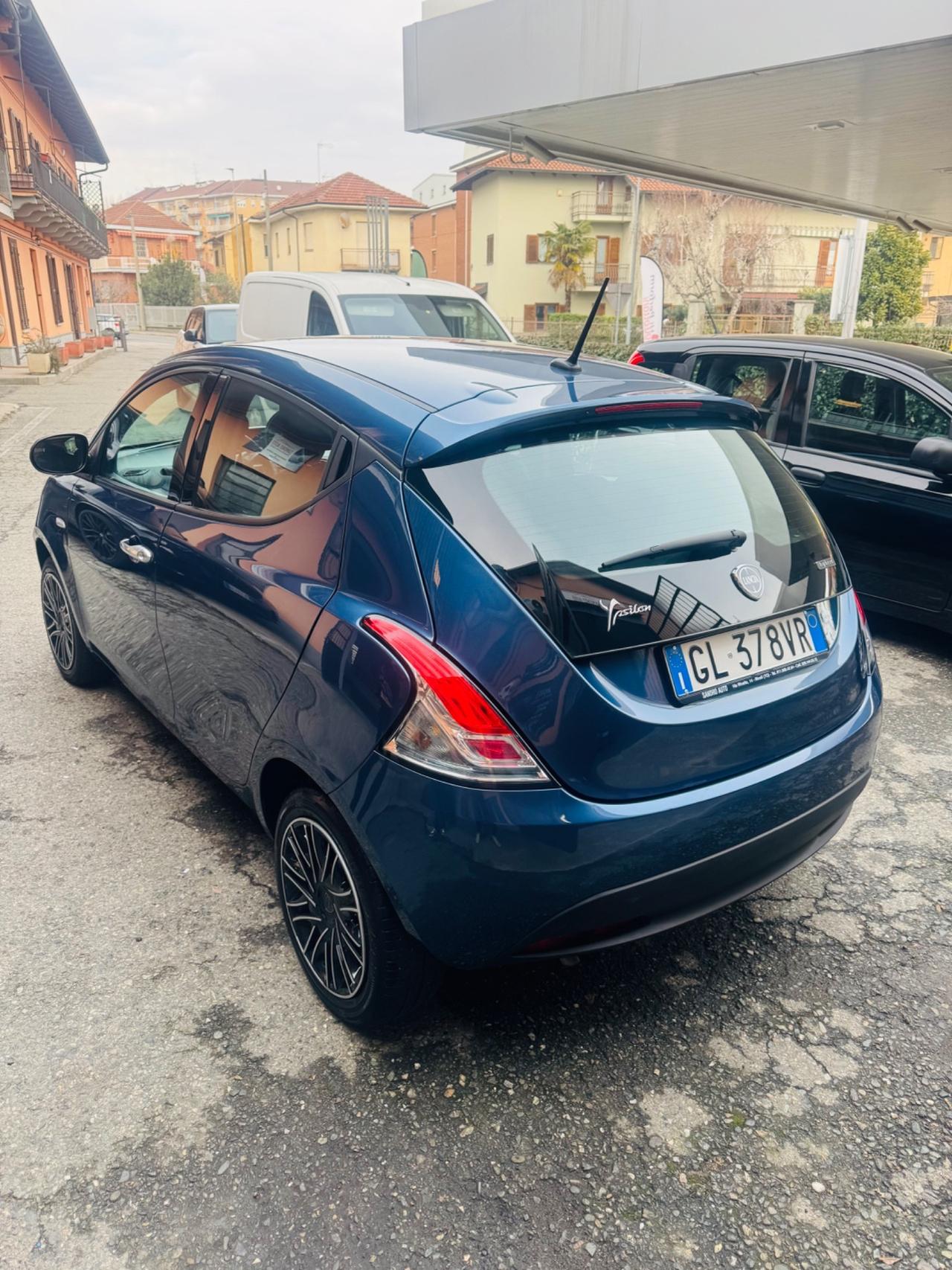 Lancia Ypsilon 1.0 FireFly 5 porte S&S Hybrid Ecochic UnYca