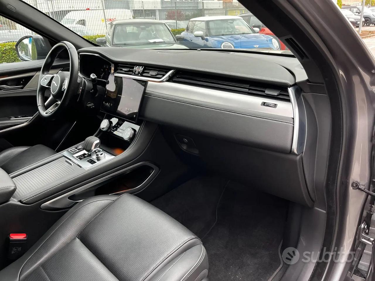 JAGUAR F-PACE 2.0 D 204CV AWD AUT.R-DYNAMIC S
