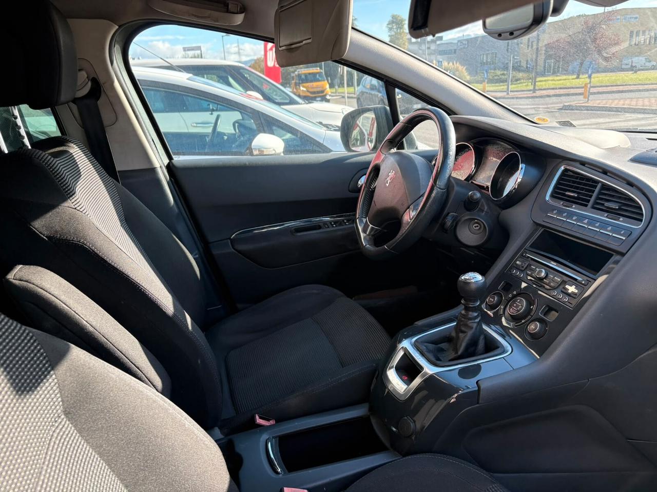 Peugeot 5008 2.0 HDi 150CV Féline