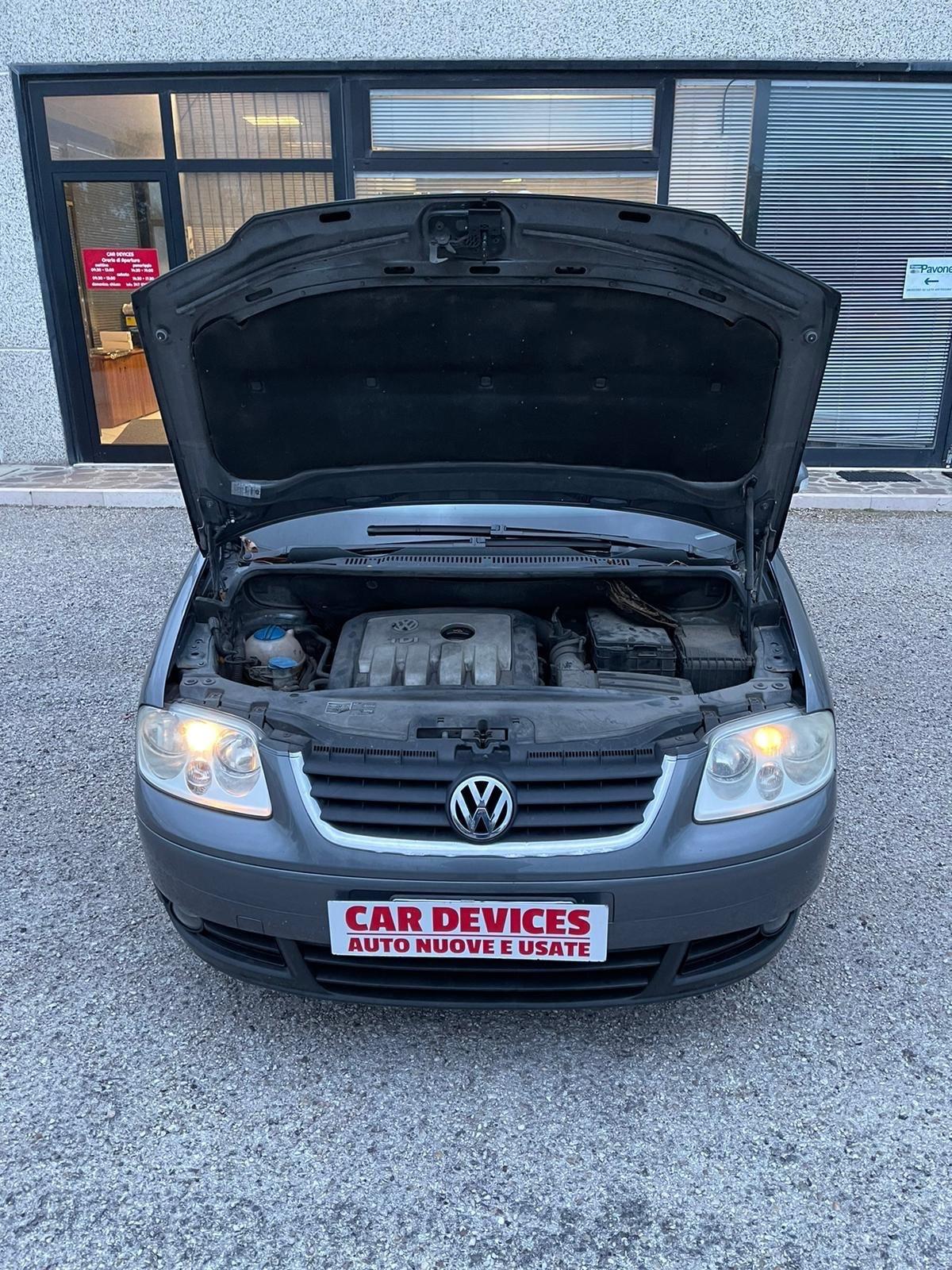 Volkswagen Touran 2.0 - 7 POSTI
