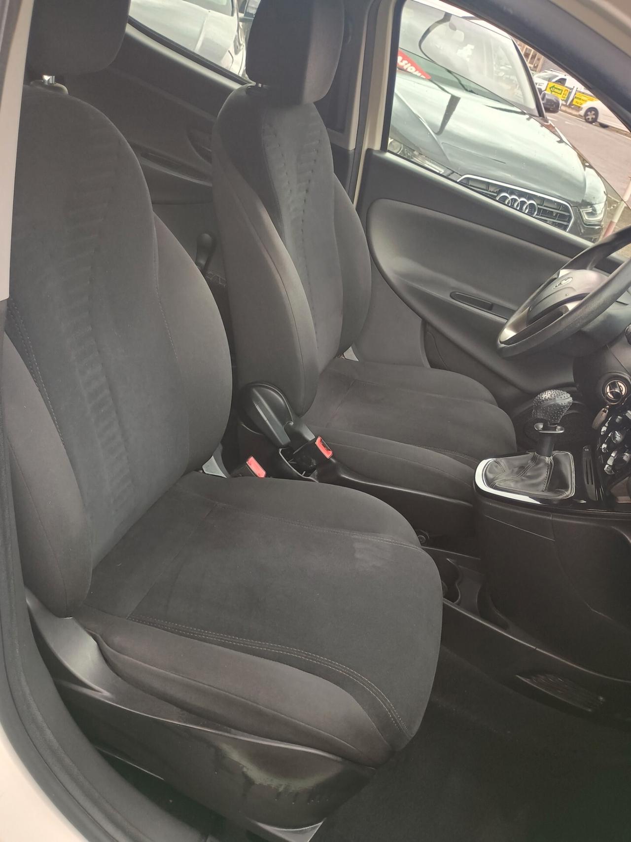 Lancia Ypsilon 1.2 69 CV 5 porte GPL Ecochic Gold