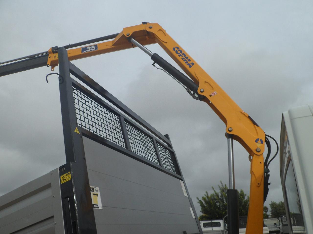 Iveco Daily 35c14 ribaltabile con gru