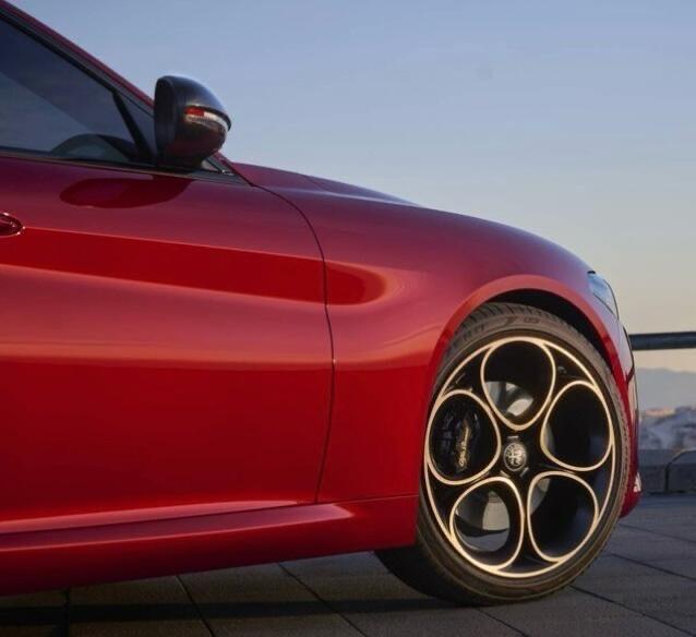 Alfa Romeo Giulia 2.0 Turbo 280 CV AWD Q4 Intensa