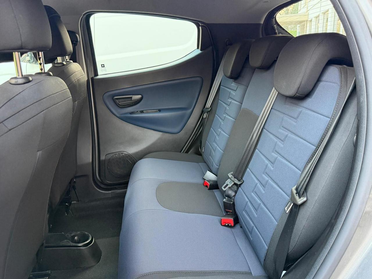 Lancia Ypsilon 1.0 FireFly 5 porte S&S Hybrid Platino