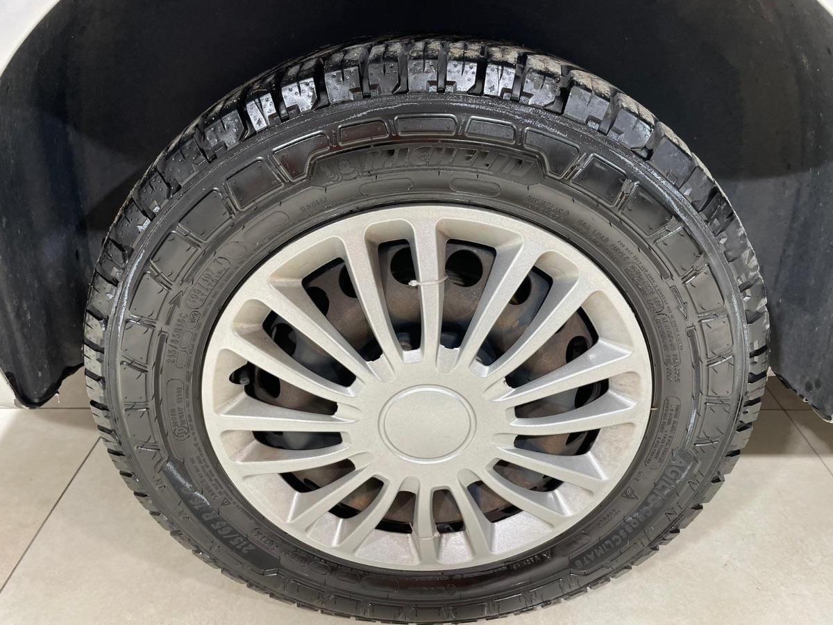 VOLKSWAGEN - T5 Caravelle 2.5 TDI 9 posti