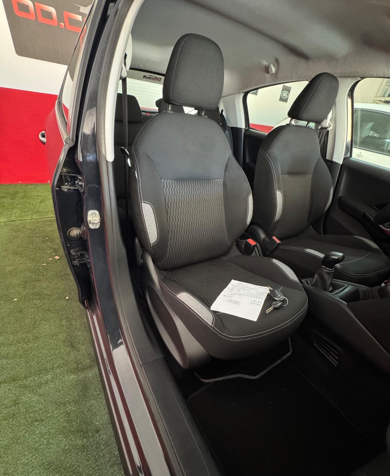Peugeot 208 5 porte Access 110000 CHILOMETRI