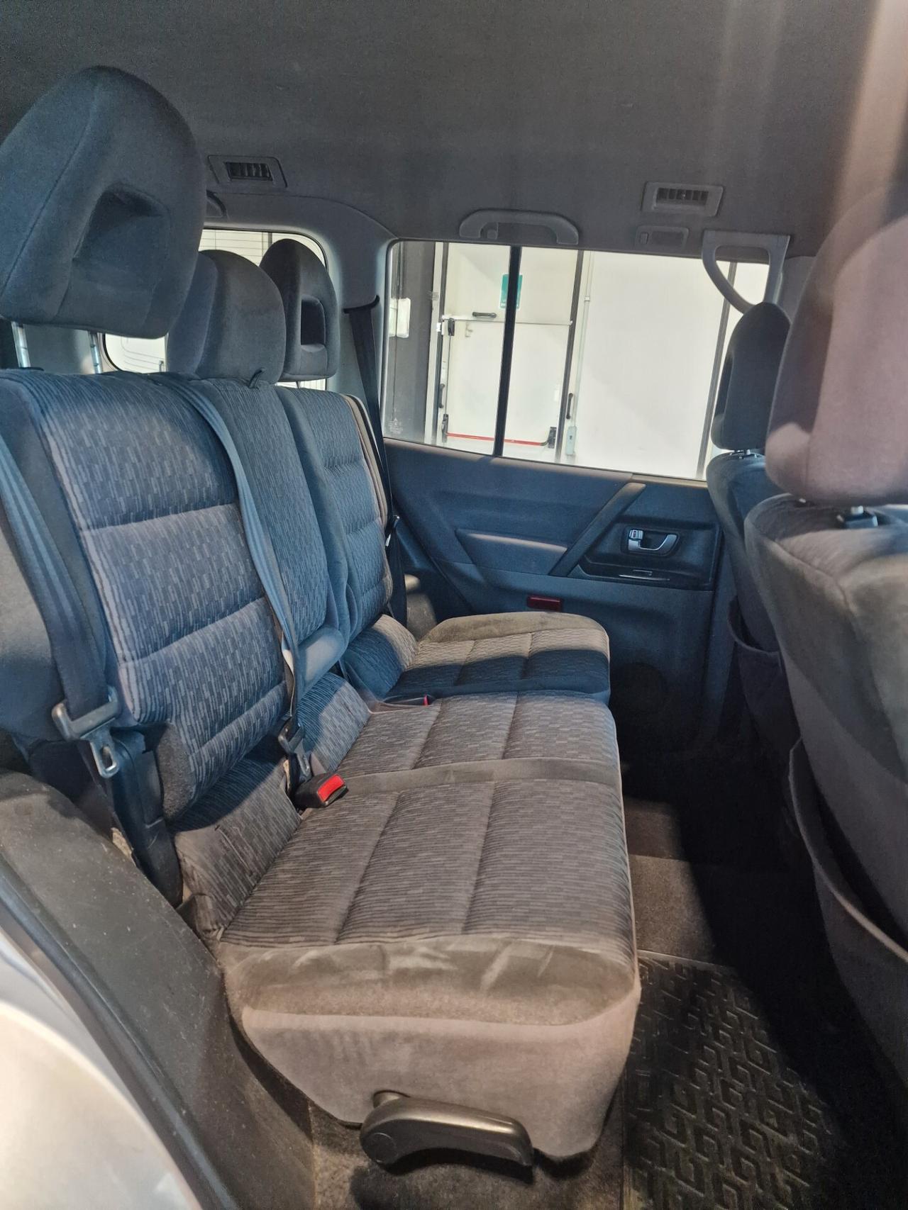 Mitsubishi Pajero 3.2 16V DI-D 5p. GLX 7 posti